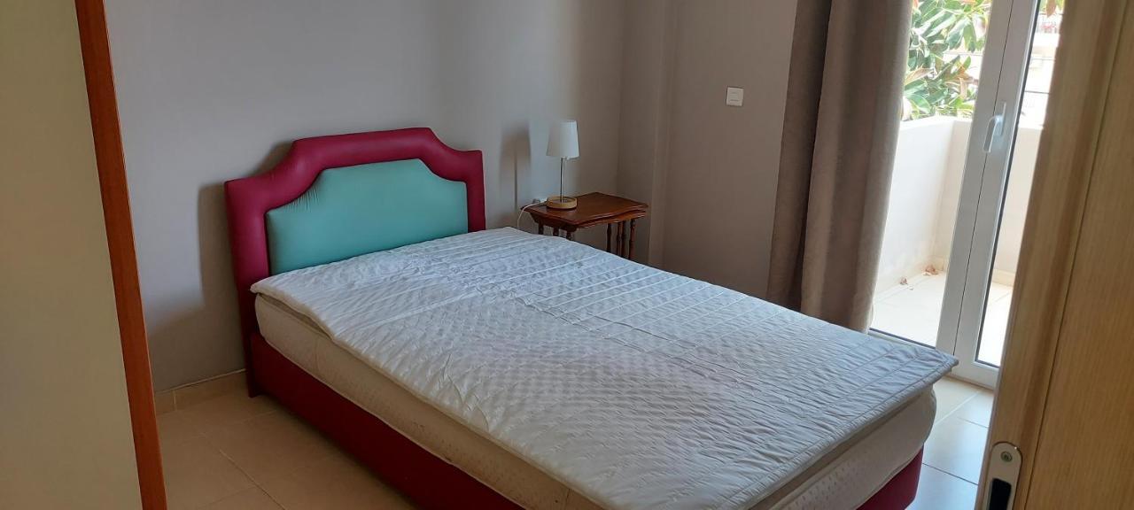 Momenti Felici Apartment Artemida  Bagian luar foto