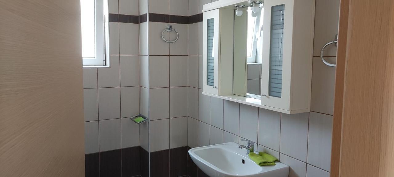 Momenti Felici Apartment Artemida  Bagian luar foto