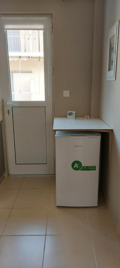 Momenti Felici Apartment Artemida  Bagian luar foto